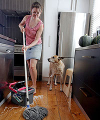 有了老公 每周多做七小時(shí)家務(wù)？！