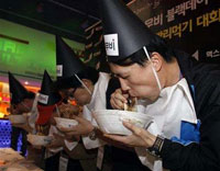 韓國“黑色情人節”單身也狂歡