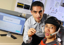 美研發“舌頭駕駛系統” 幫助殘疾人控制輪椅