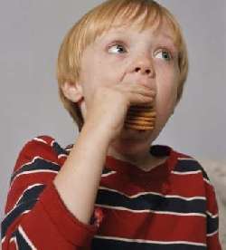 母親壓力大,孩子易肥胖