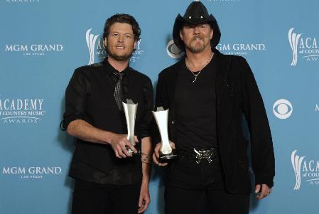 美國鄉村音樂大獎揭曉 凱莉蟬聯年度藝人