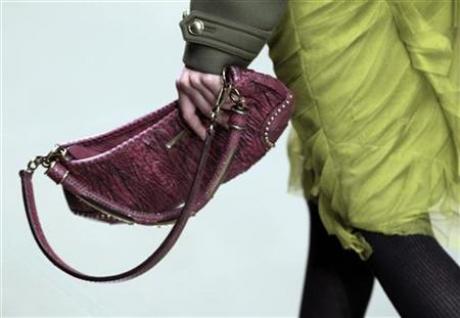 英國女性周一化妝時間為周五的四倍