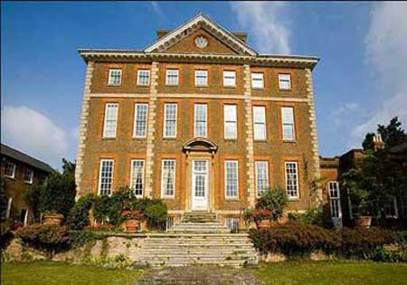 布萊爾購(gòu)百萬(wàn)英鎊豪宅送愛(ài)女