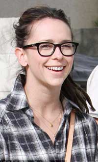 想要求職成功？戴副眼鏡吧！