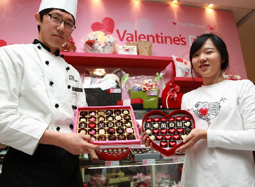 世界各地情侶迎接情人節