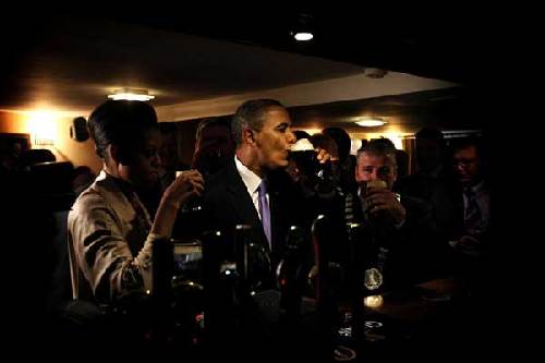 US President Barack Obama and first lady Michella Obama in Britain and Ireland