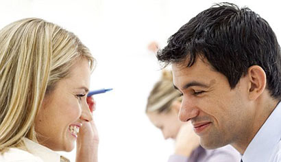 英國白領傾訴對象首選同事