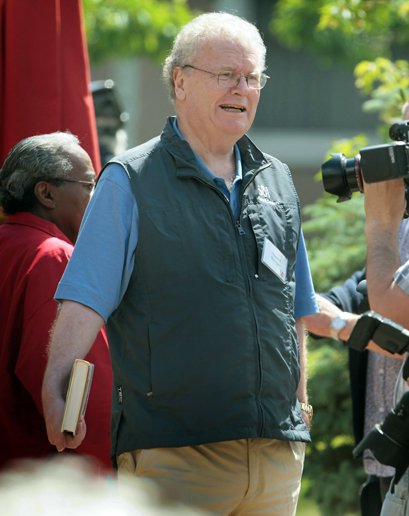 Facebook創始人獲評“最差著裝先生”