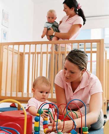 英國母親比拼育兒經(jīng)驗(yàn)壓力大