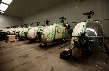 為湊經費 英國防部廉價甩賣直升機、航母