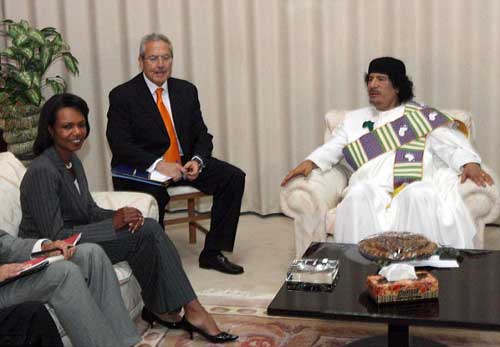 卡扎菲住所驚現“我親愛的”賴斯相冊