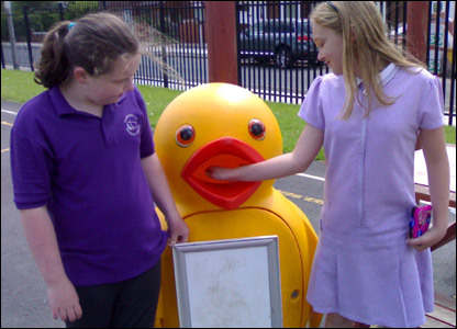 “能說會(huì)唱垃圾桶”將亮相倫敦