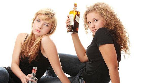 英議員稱出租車應低價搭載衣著暴露女性以保證其安全