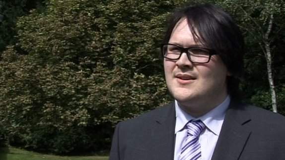 英男子參加求職面試 被要求現(xiàn)場跳舞