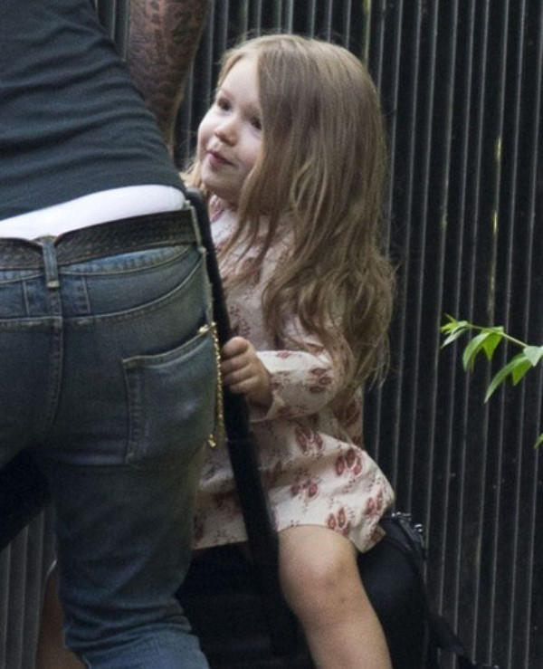 小七哈帕長發及腰 小貝單臂抱女成新國民岳父（組圖）