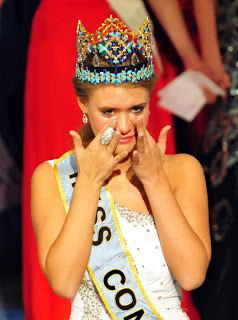 世界各國(guó)如何紀(jì)念憲法日(組圖)