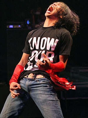 看過“空氣吉他”表演嗎？