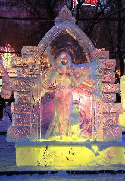 Int'l ice sculpture contest held in NE China's Harbin
