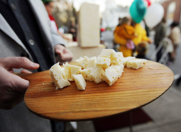 Eat cheese, say cheese