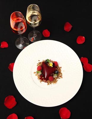 When Lantern Festival meets Valentine's Day