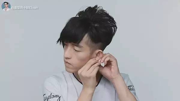 Skilled stylist highlights Chinese portrait photography over past 100 years