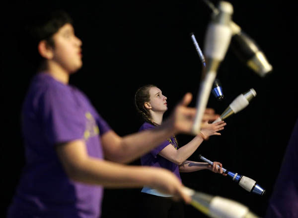 US circus squad aims to keep inner city teens off the streets