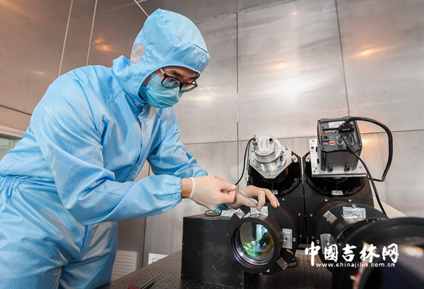 Jilin builds TanSat's carbon dioxide detector