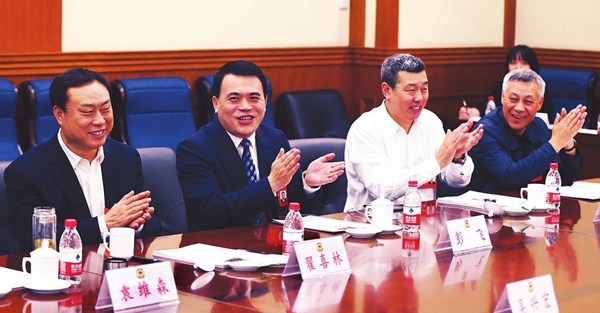 In pics: Jilin CPPCC members in group discussions