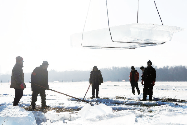 Ice-collecting season underway in Changchun