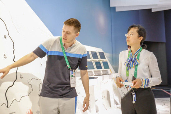 阿斯塔納世博會中國館政府副代表、館長舒寰赴德國國家館調研