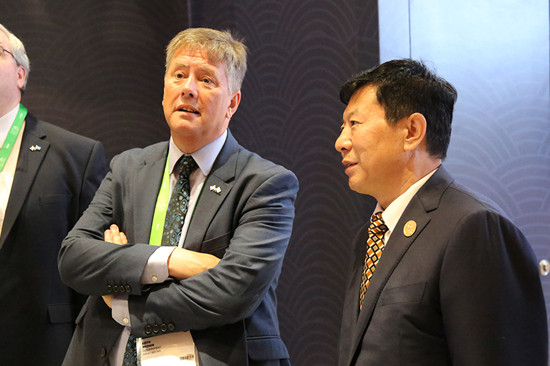 蘇格蘭經(jīng)濟(jì)部部長(zhǎng)一行參觀中國(guó)館