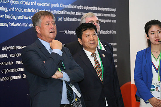 蘇格蘭經(jīng)濟(jì)部部長一行參觀中國館