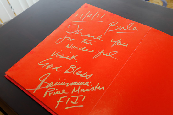 斐濟總理姆拜尼馬拉馬參觀中國館：期待合作新機遇