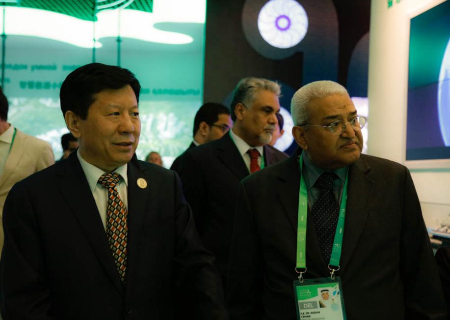 沙特能源委員會主席參觀中國館：“中國的技術不僅可以造福中國，還將造福世界”