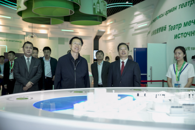 農業部部長韓長賦參觀中國館