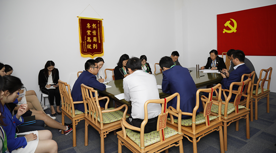 2017年阿斯塔納世博會中國館臨時黨委書記、館長舒寰同志為中國館全體黨員講專題黨課