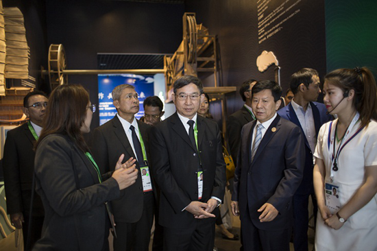 泰國副總理巴金·詹東參觀中國館:期待新能源領(lǐng)域合作