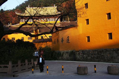 The Buddhist Appeal of Jiuhua Mountain