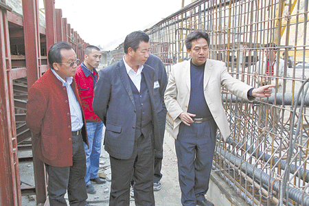 Dehong Governor inspects Luliang Road Construction Project
