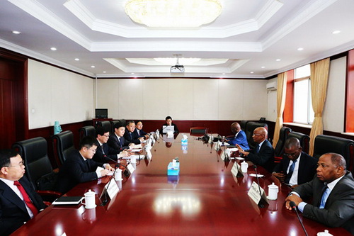 President Li Wei meets with former Prime Minister of Guinea