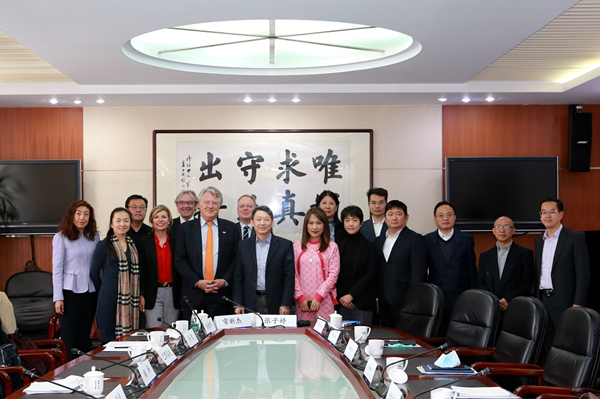 DRC official meets with president of the European Union Chamber of Commerce in China