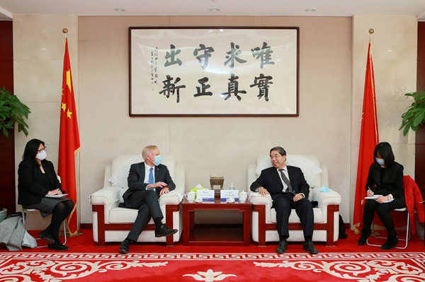 DRC official meets with Singapore's Ambassador to China