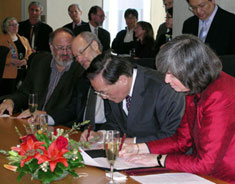 York University to offer dual degree programs with Fudan University in Shanghai