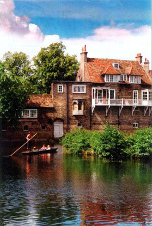 “跑龍?zhí)?#8221;經(jīng)歷叩開海外名校門實踐經(jīng)歷鍛煉能力