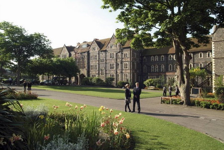 Via BE, British schools wooing Chinese talents