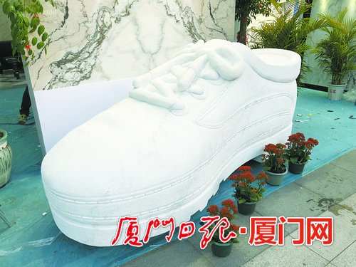 Stone fair dazzles in Xiamen