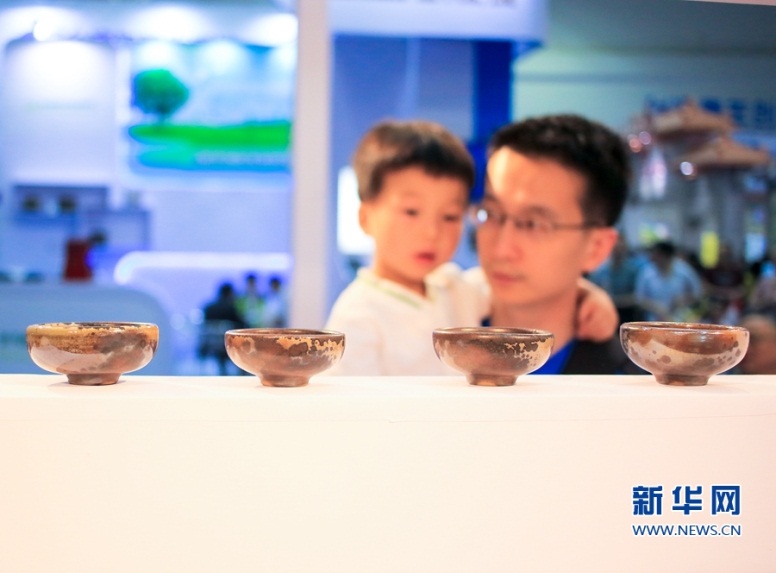 Taiwan artwork dazzles cross-Straits fair