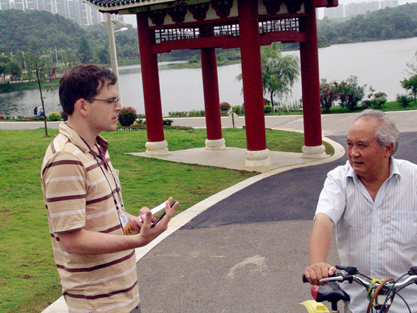 中國(guó)日?qǐng)?bào)外籍專(zhuān)家采訪貴陽(yáng)市民