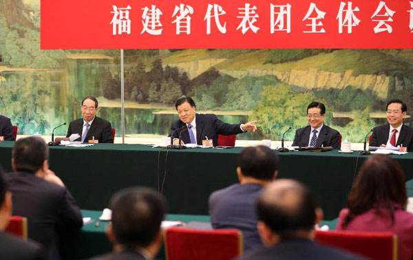 China's top leaders join discussion with deputies to 12th NPC