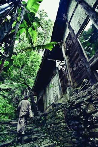 Monks build 'Zen Manor' in Guizhou